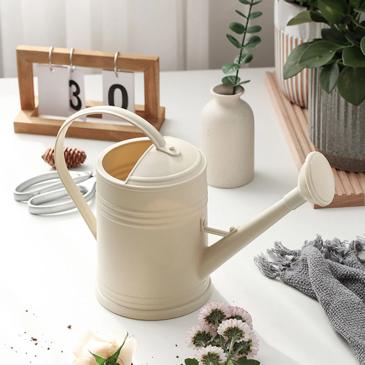 Watering Can Gardening Tool Accessories with Handle Lightweight Sprinkling Can Plants Sprinkler for Indoor Pots Decoration
