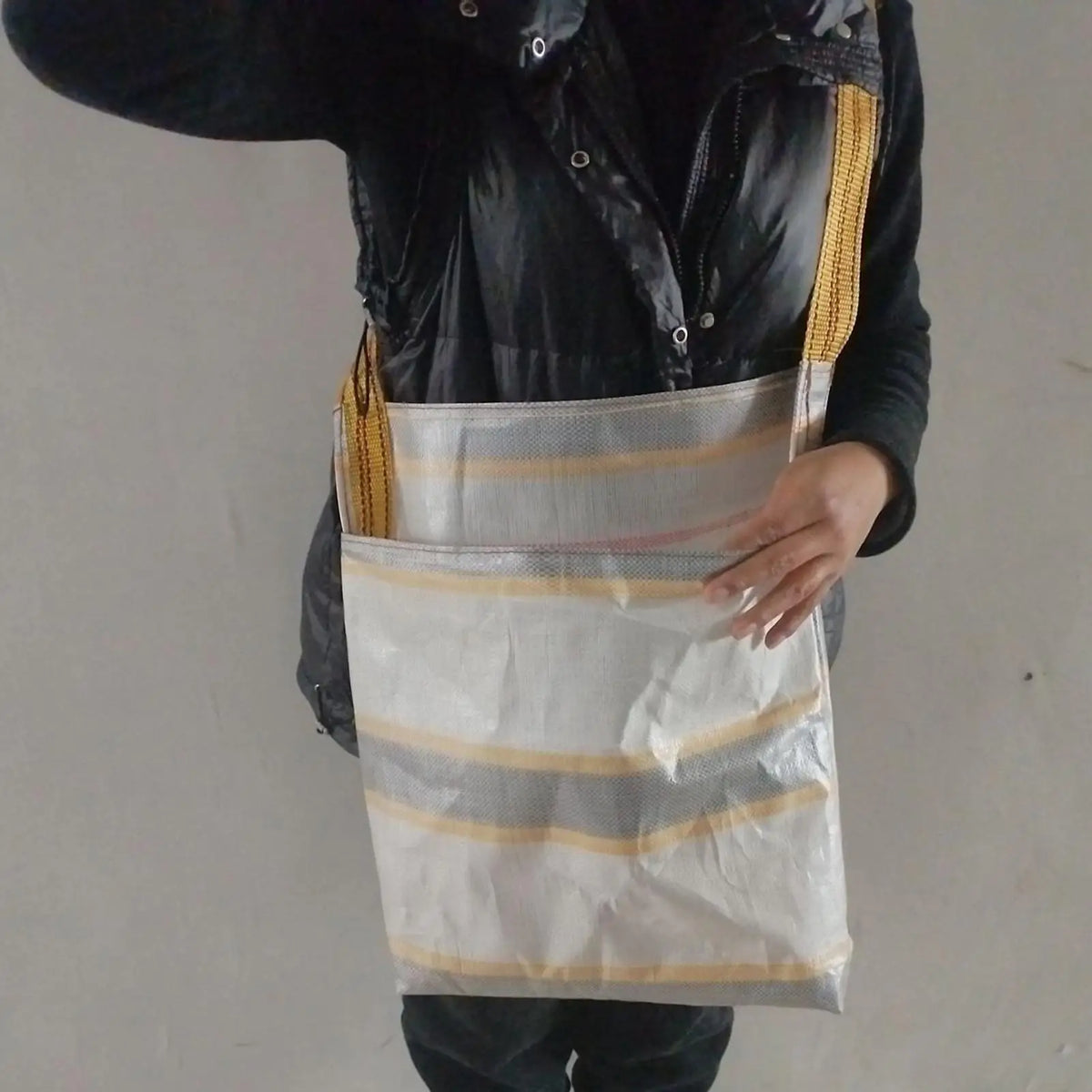 Fruit Picking Bag 55x55cm Harvesting Apron Waterproof Vegetable Foraging Bag with Shoulder Strap Portable Pouch for Farm Garden